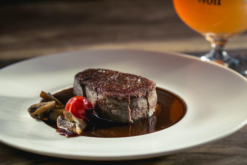 Hotel Restaurant De Wolfsberg คูส์บีค ภายนอก รูปภาพ